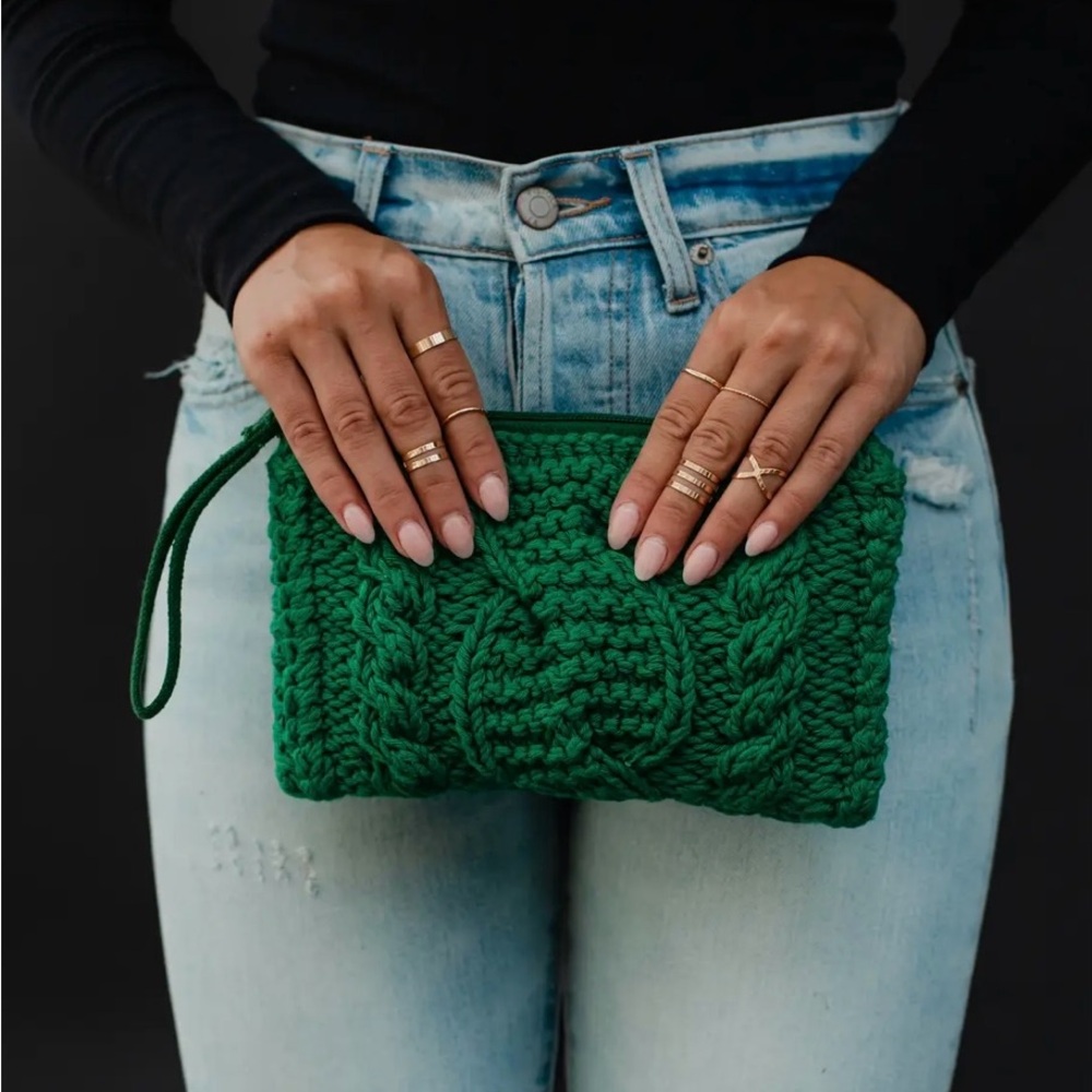 Kelly Green Knit Cable Clutch/wristlet NWOT